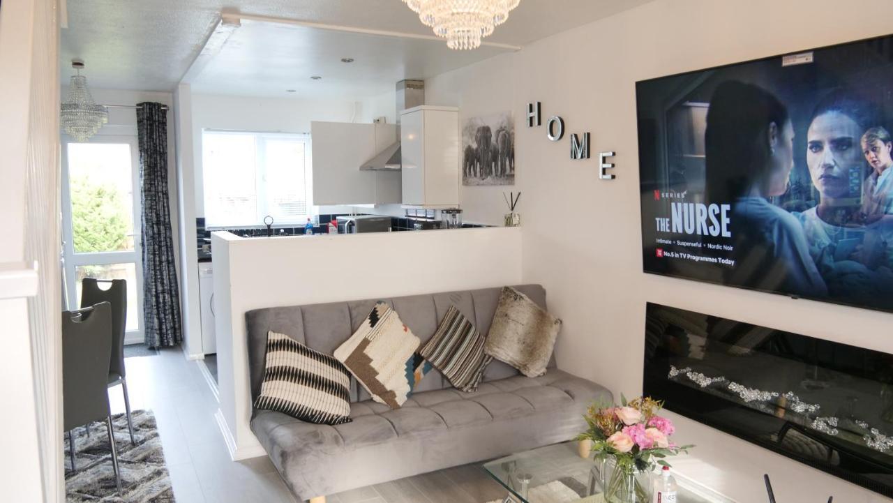 Wolverton  Milton Keynes Luxury Short Stay House With Wifi And Free Parking מראה חיצוני תמונה